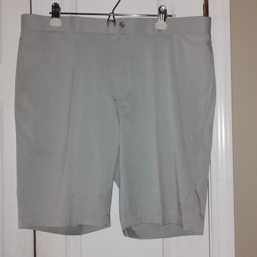 Slazenger light gray flat front dress casual shorts  Sz 38